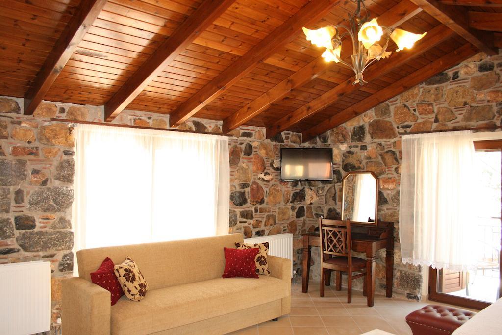 Hotel Nakaraki Steni Dhirfios Habitación foto